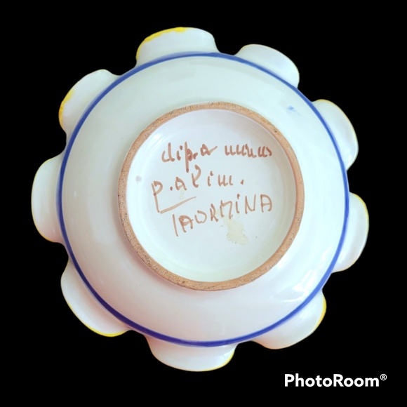 Authentic Italian Ruffle Ceramic Bowl - Picture 5 of 5